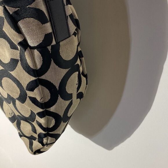 Coach Women's Black Cream Madison OP Art Signature Maggie Shoulder Bag - Picture 6 of 15